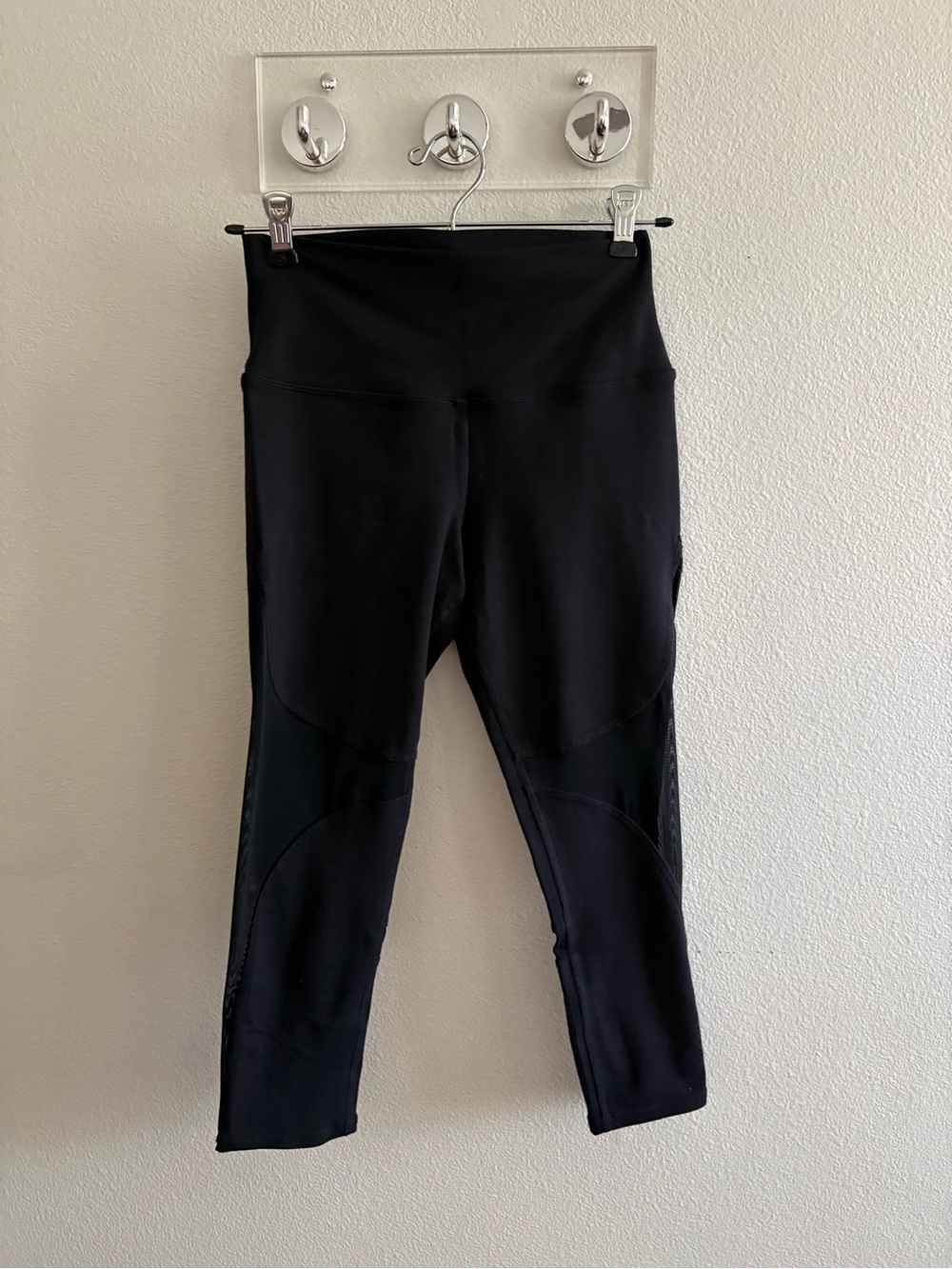 Women’s small “alo” Black Performance Leggings